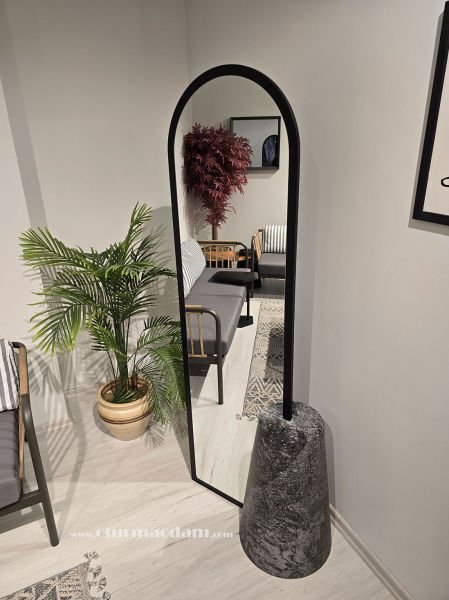 Taş Ayaklı Boy Aynası