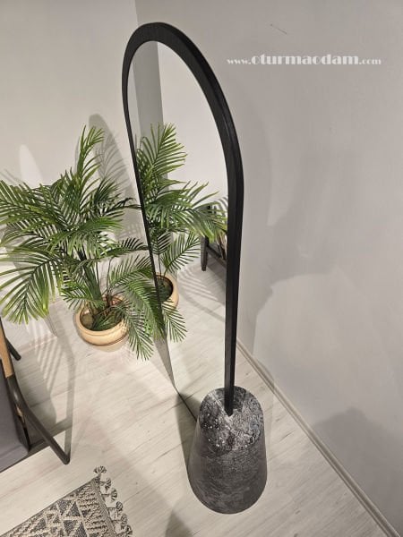 Taş Ayaklı Boy Aynası