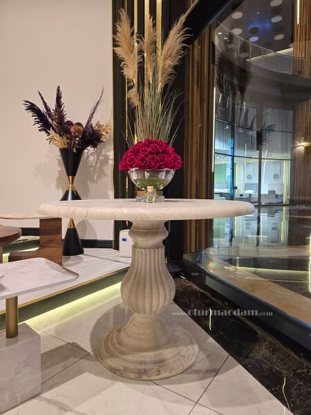 Yuvarlak Traverten Masa