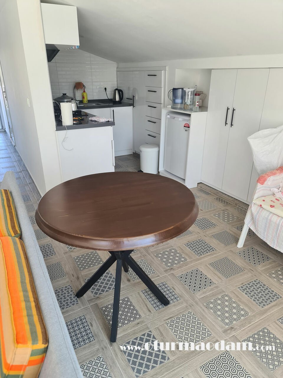 Alfa 90 cm Masa Urla Teslimatımız