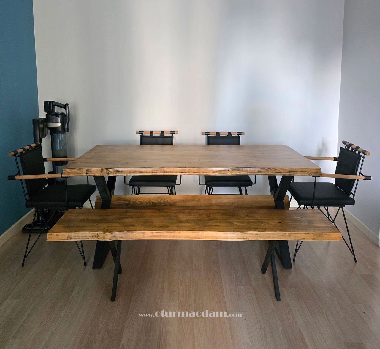 Ladin Masa Seti Karşıyaka Teslimatımız