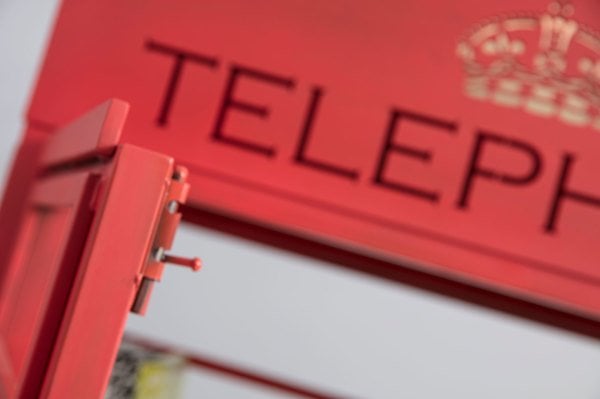 Telefon Kulübesi Kitaplık