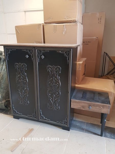 Siyah Puflu Ayakkabılık