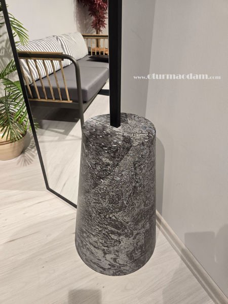 Taş Ayaklı Boy Aynası