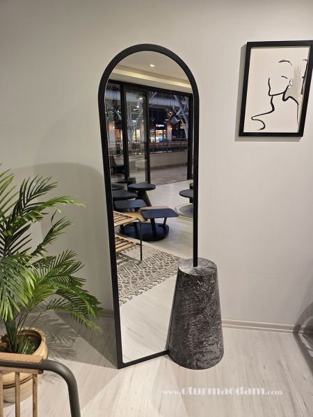 Taş Ayaklı Boy Aynası