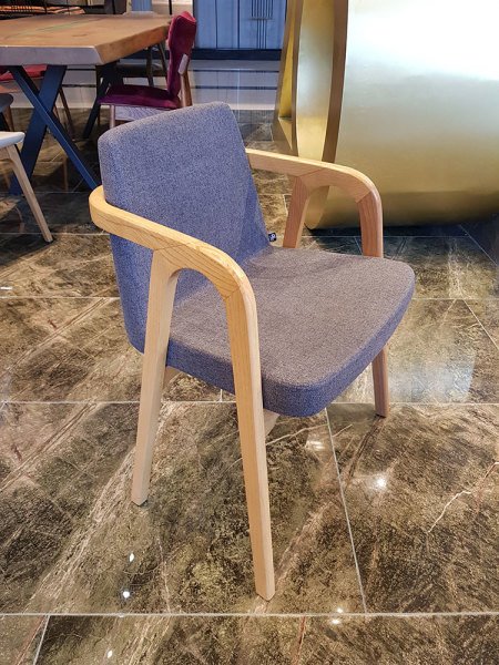 Natura Kollu Sandalye