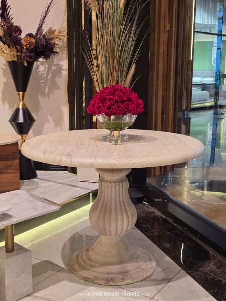 Yuvarlak Traverten Masa