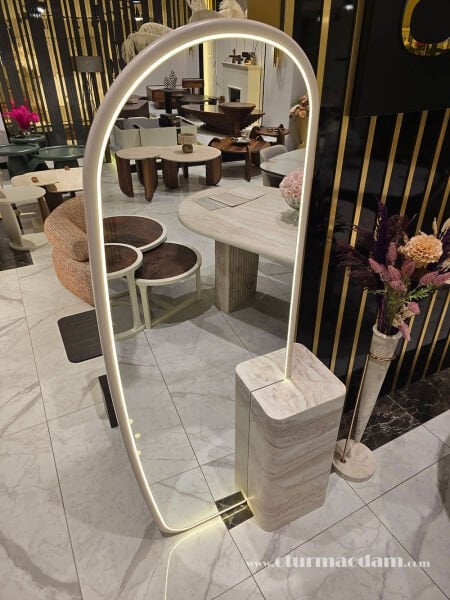 Traverten Ayaklı Ayna