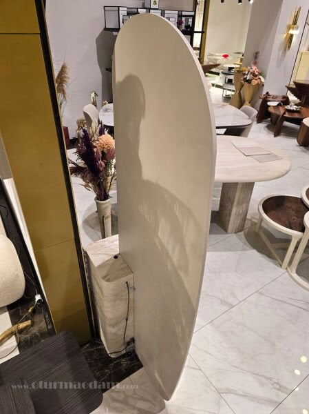 Traverten Ayaklı Ayna